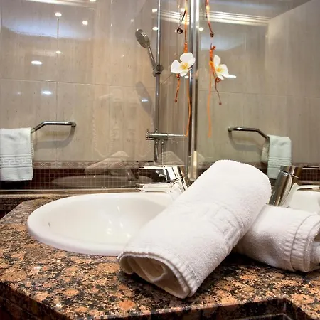 El Pekinaire 4*